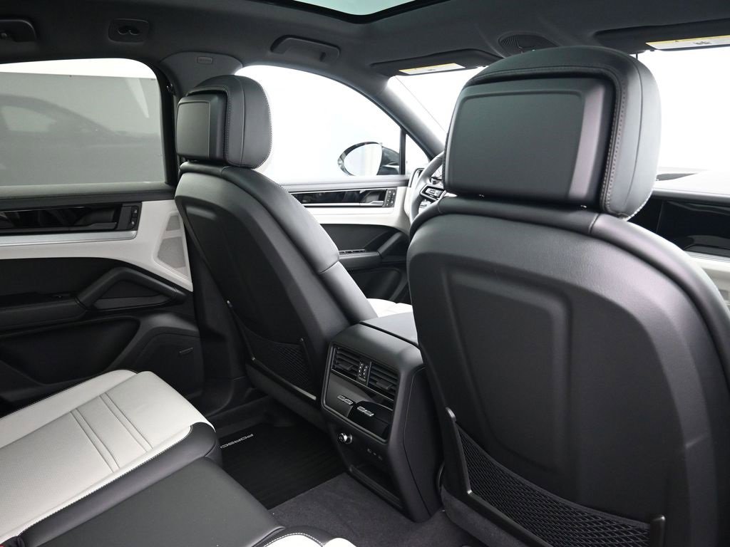 New 2026 Porsche Cayenne E-Hybrid Coupe image 7