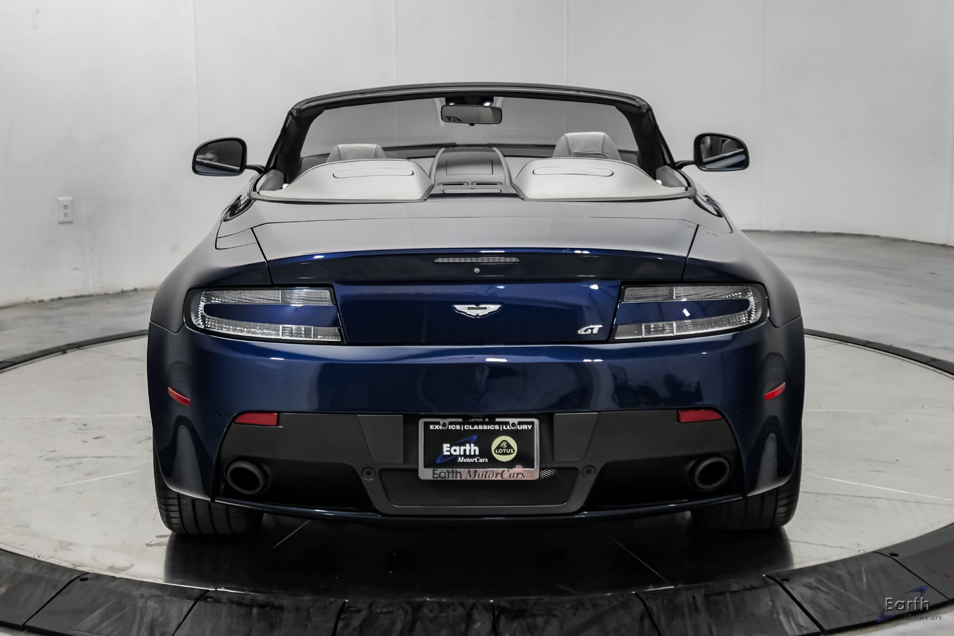 Used 2015 Aston Martin V8 Vantage GT RWD image 17