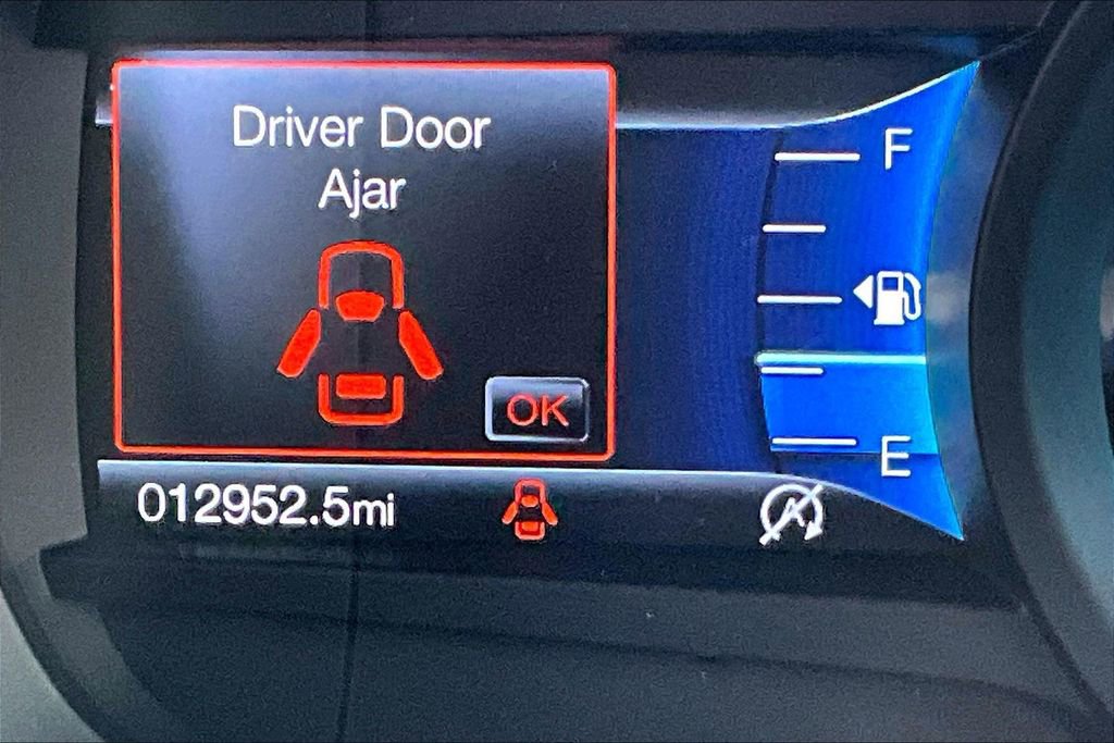 Used 2020 Ford Fusion SE image 2