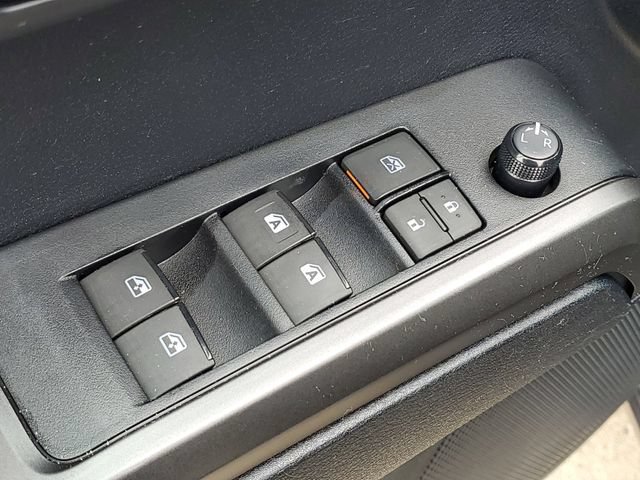 Used 2020 Toyota Tacoma TRD Off-Road w/ Technology Package AWD/4WD image 17