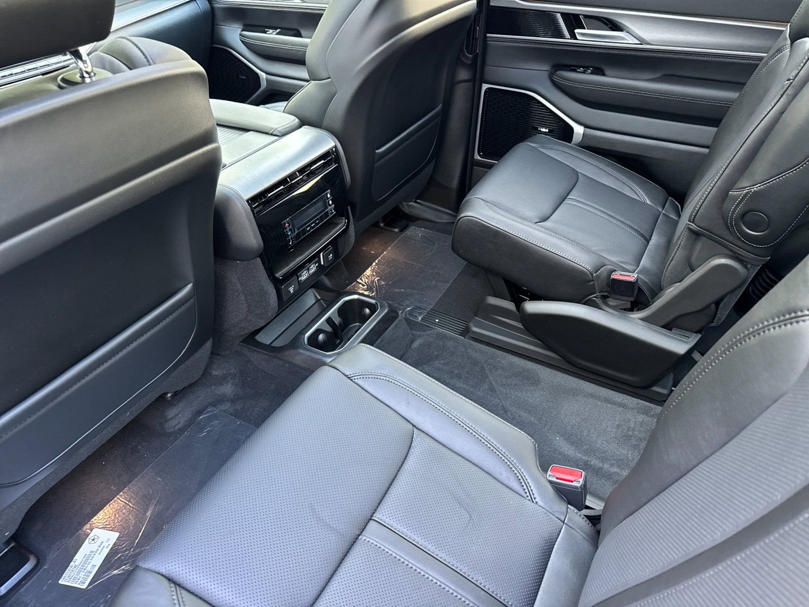 New 2026 Jeep Grand Wagoneer Limited AWD/4WD image 12