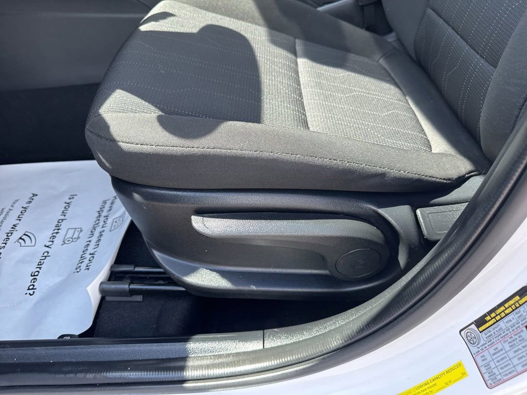 Used 2021 Hyundai Venue SE FWD image 36