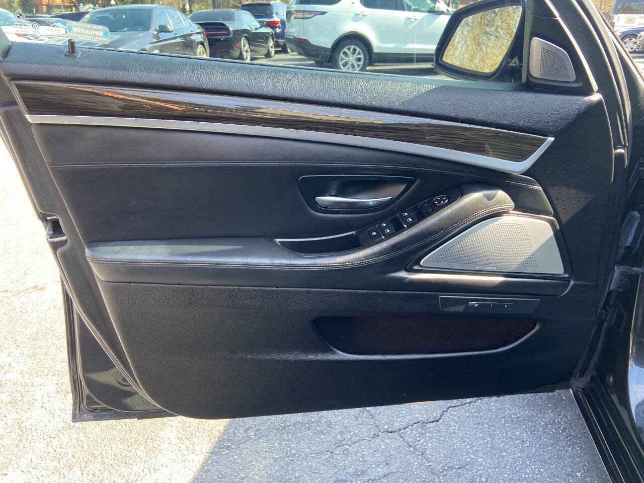 Used 2016 BMW 550i Sedan image 23