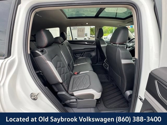 Certified 2025 Volkswagen Atlas Peak Edition SE AWD/4WD image 22