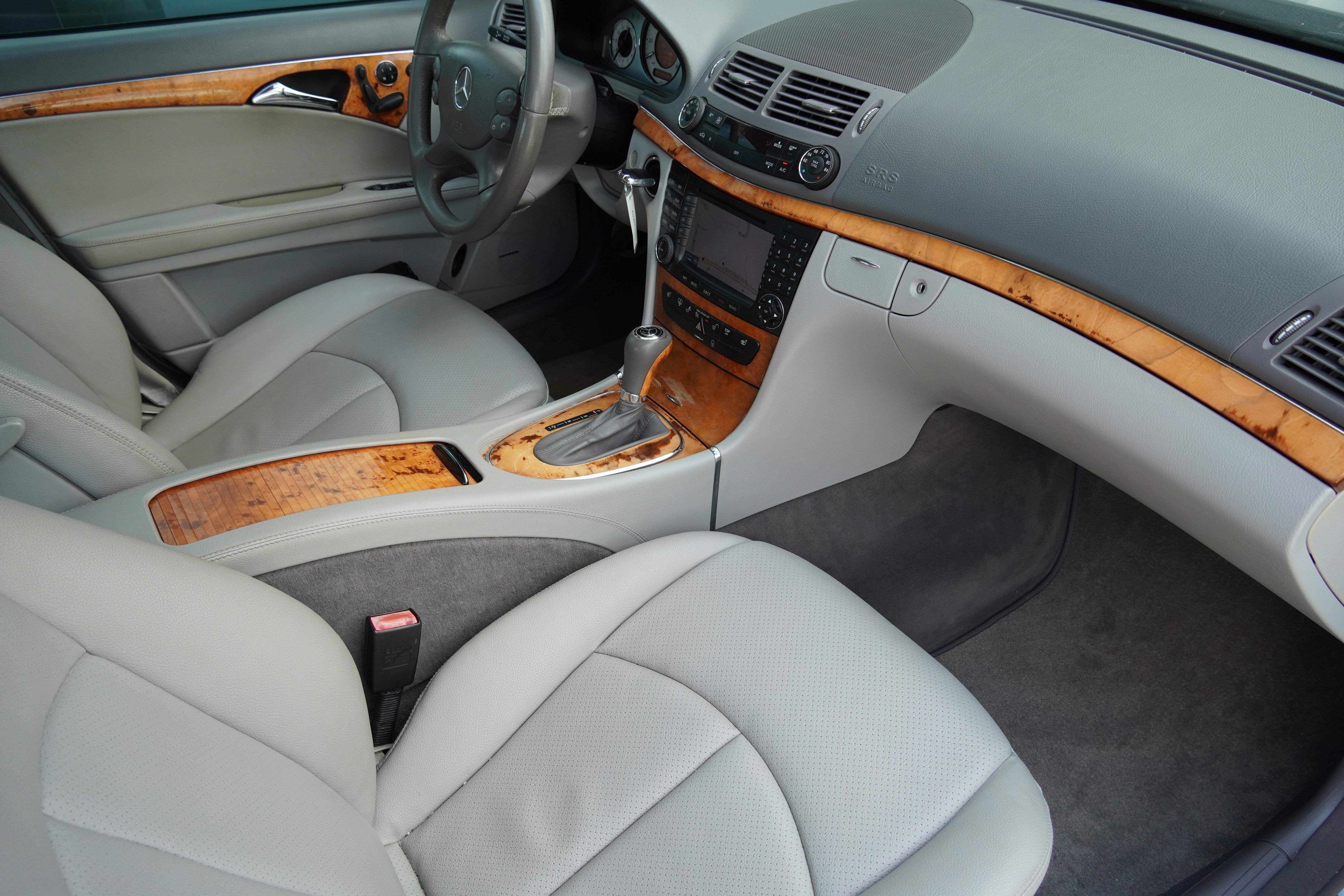 Used 2008 Mercedes-Benz E 350 4MATIC Sedan image 12
