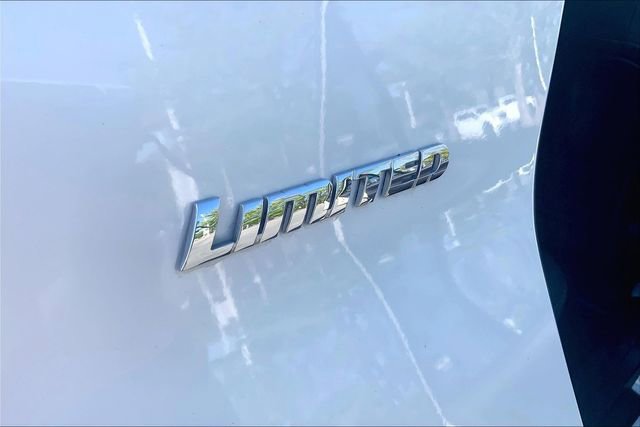 Used 2017 Toyota 4Runner Limited image 8