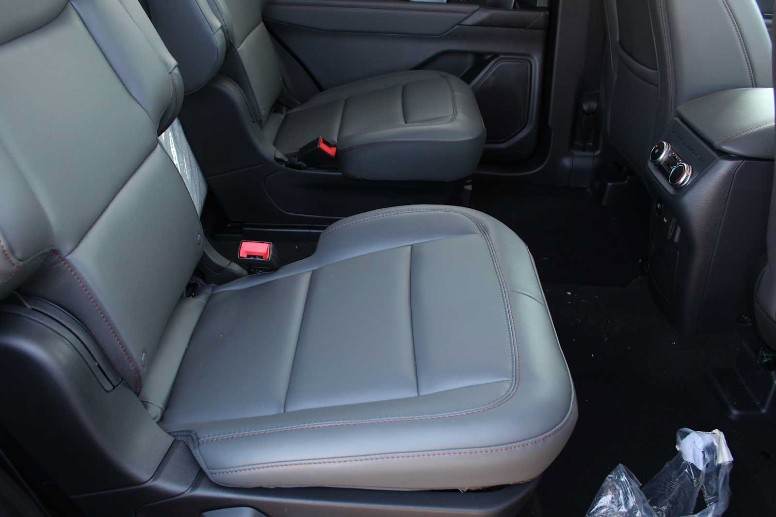 New 2026 Ford Explorer Active w/ Active Comfort Package AWD/4WD image 47
