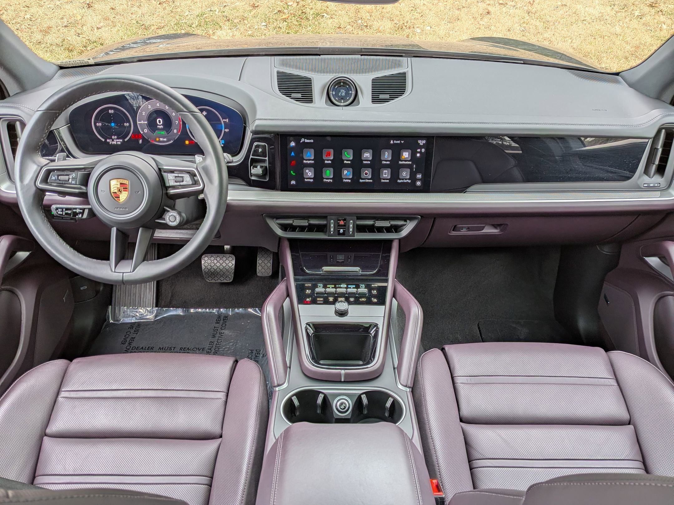 Certified 2025 Porsche Cayenne GTS AWD/4WD image 12