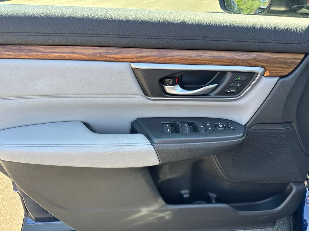 Used 2019 Honda CR-V Touring image 11