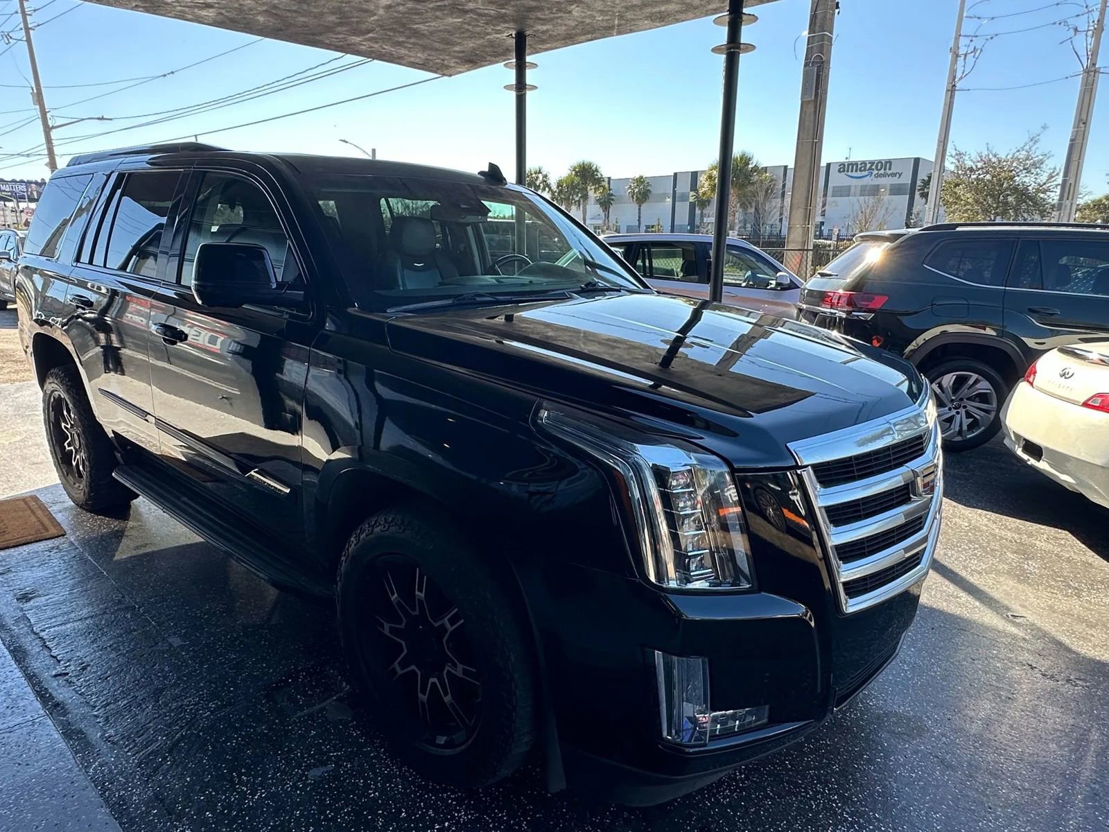 Used 2015 Cadillac Escalade Luxury image 5
