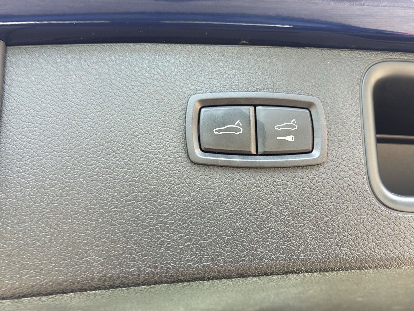 Used 2022 Porsche Macan AWD/4WD image 21