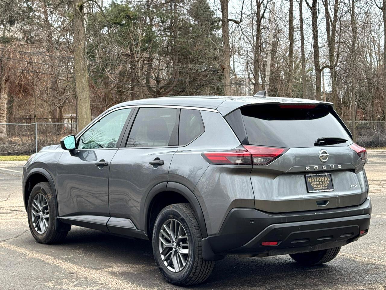 Used 2021 Nissan Rogue S AWD/4WD image 3