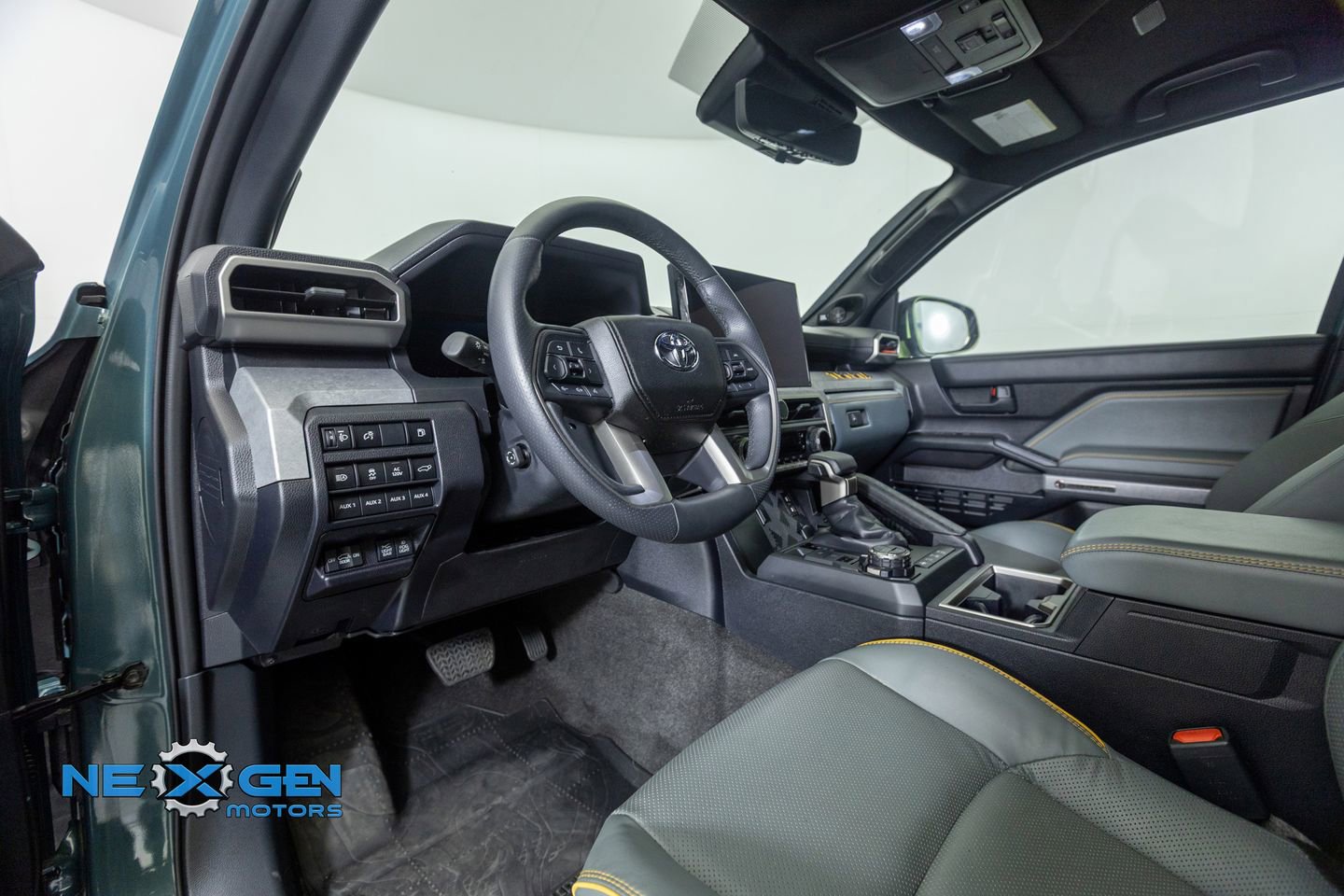 Used 2025 Toyota 4Runner Trailhunter image 10