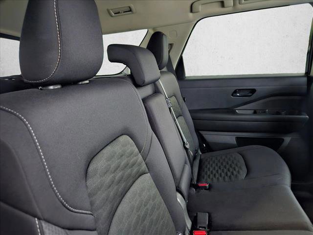 Used 2025 Nissan Pathfinder SV FWD image 19