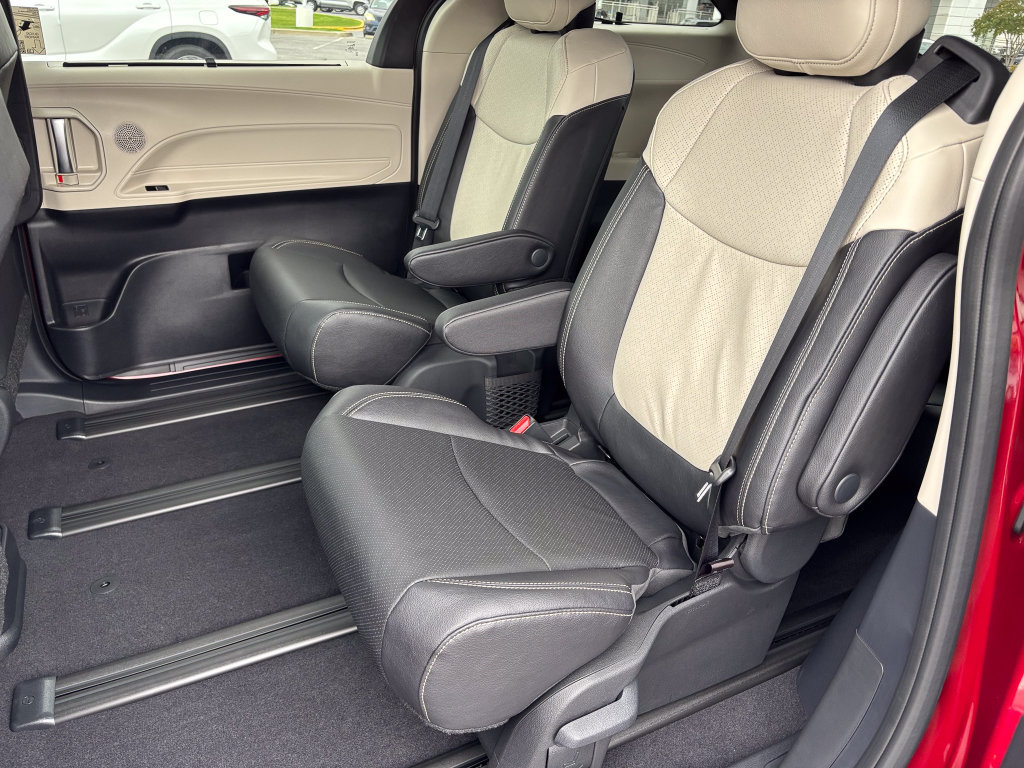 New 2026 Toyota Sienna Limited AWD/4WD image 31