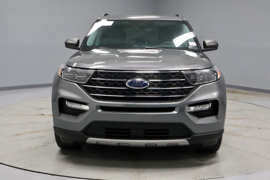 Used 2023 Ford Explorer XLT w/ Equipment Group 202A AWD/4WD image 7