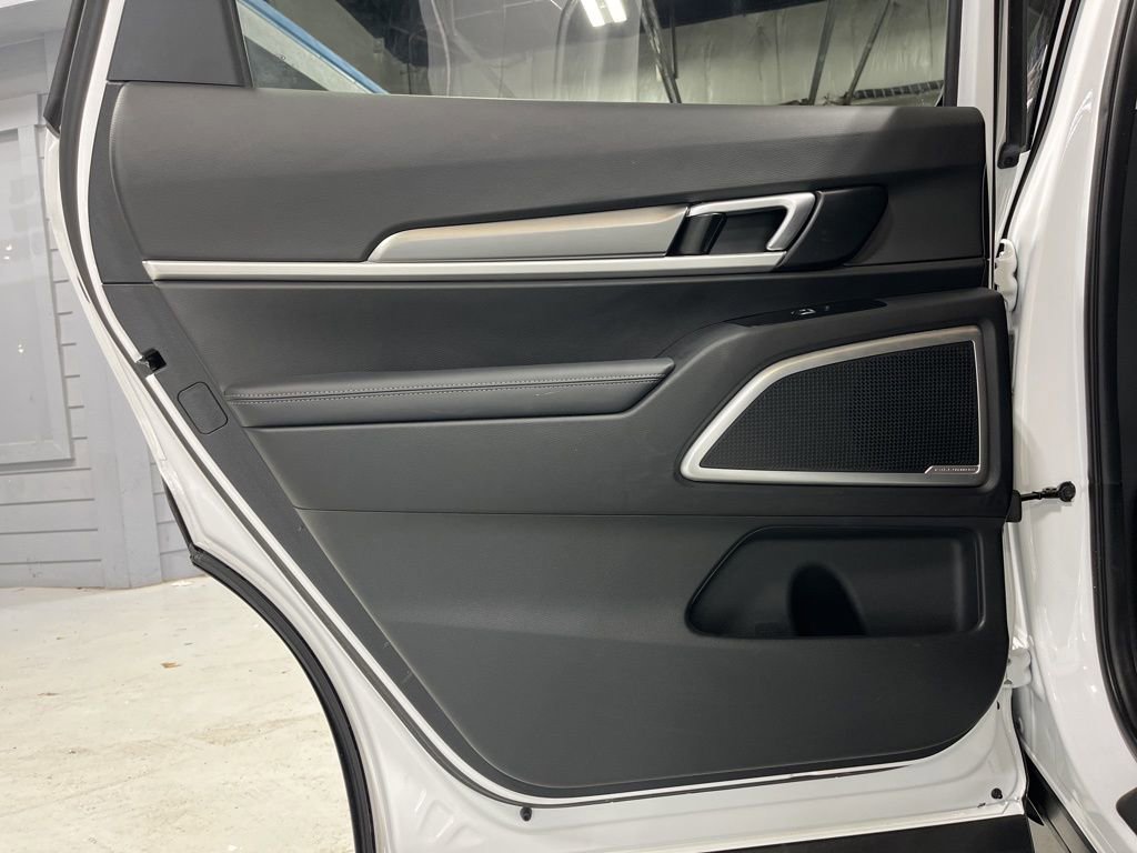 Used 2020 Kia Telluride LX image 29