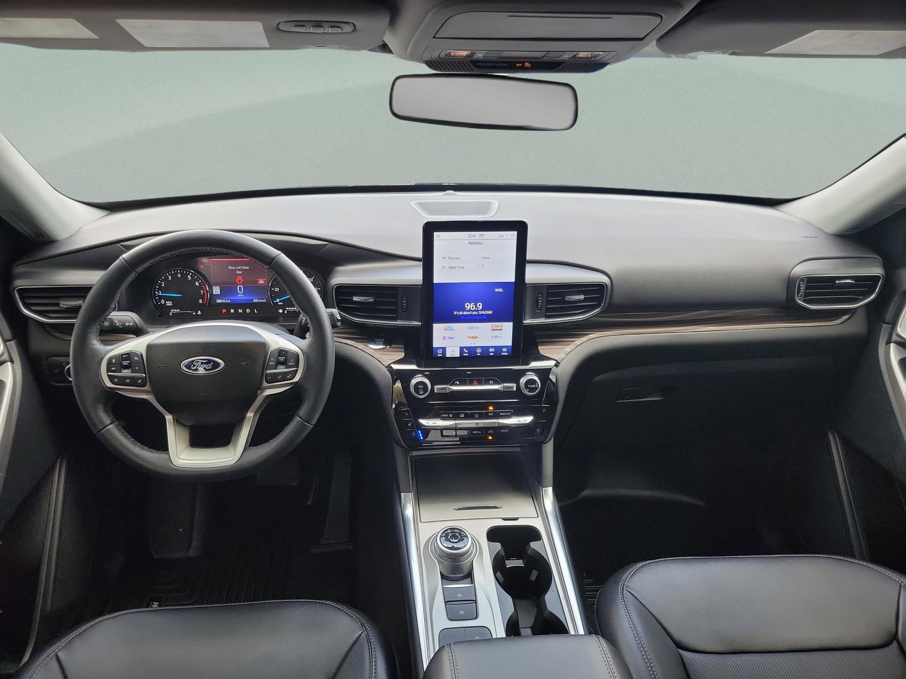 Used 2023 Ford Explorer Limited w/ Limited Technology Package RWD image 6