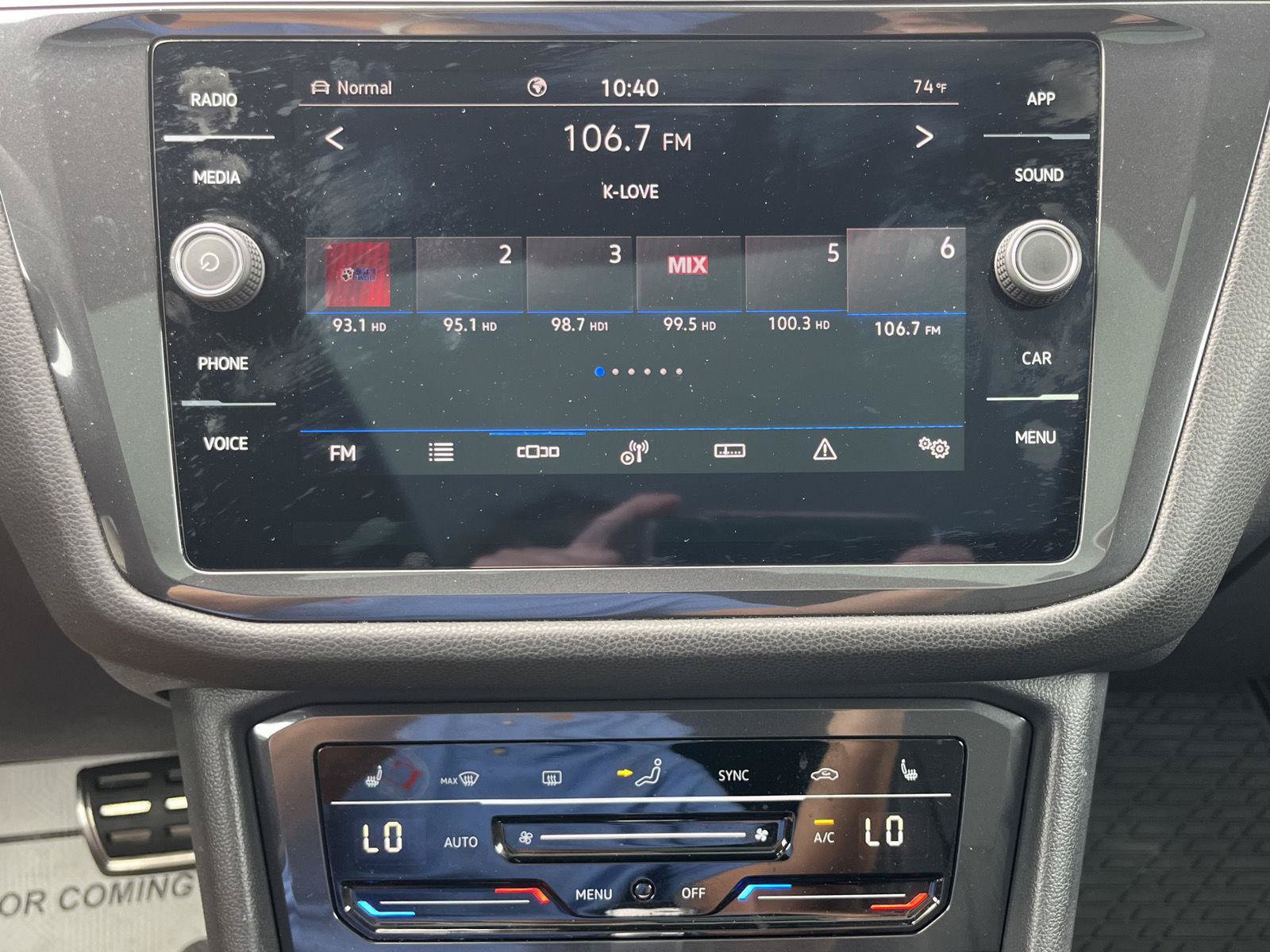 Used 2022 Volkswagen Tiguan SE R-Line AWD/4WD image 12