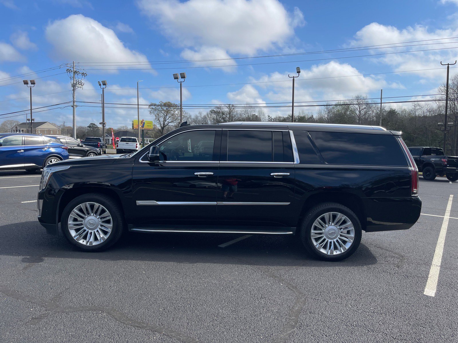 Used 2020 Cadillac Escalade ESV Luxury image 13