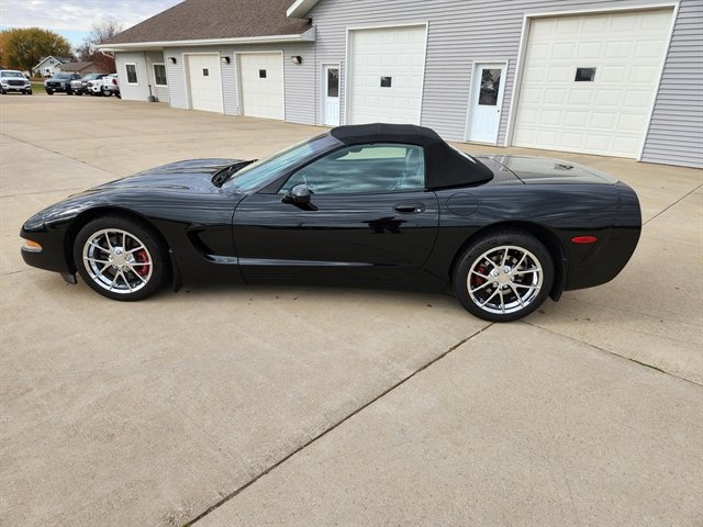 Used 2001 Chevrolet Corvette Convertible w/ Preferred Equipment Group2 image 5