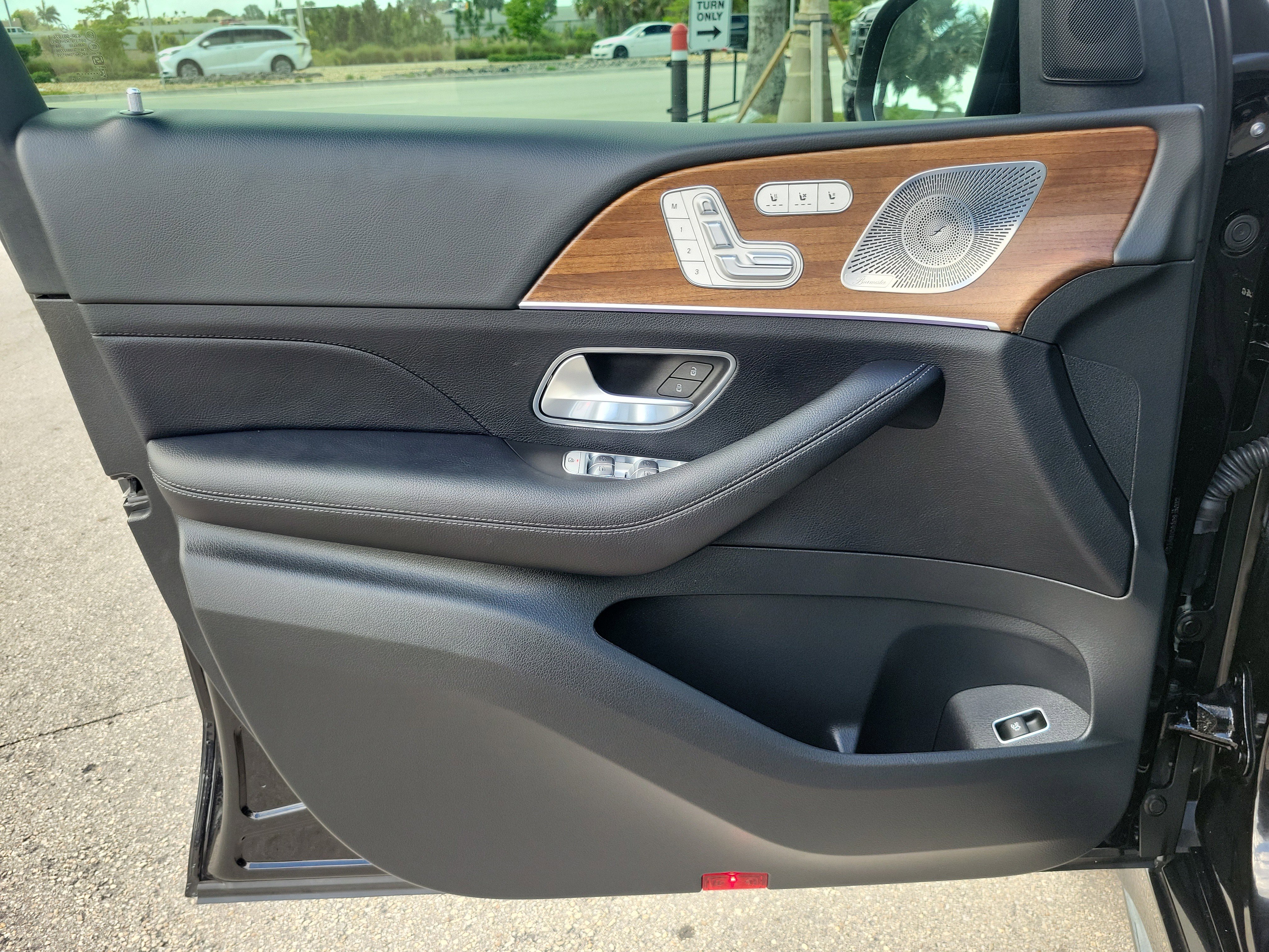 Used 2025 Mercedes-Benz GLE 580 4MATIC image 24