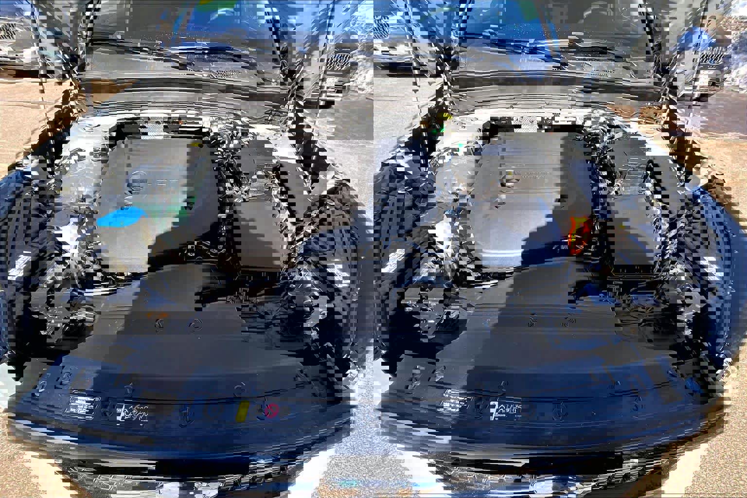 Used 2024 Volvo XC40 B5 Plus w/ Protection Package Premier image 29