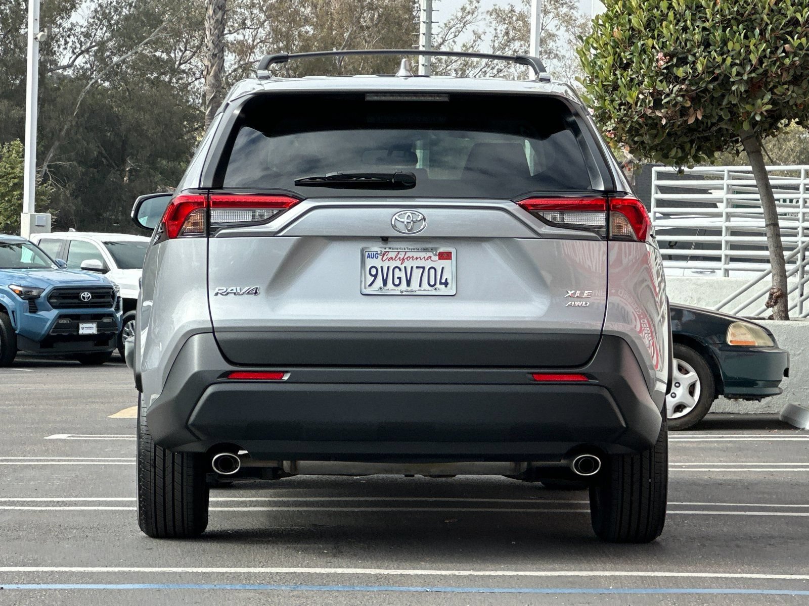 Used 2025 Toyota RAV4 XLE AWD/4WD image 4