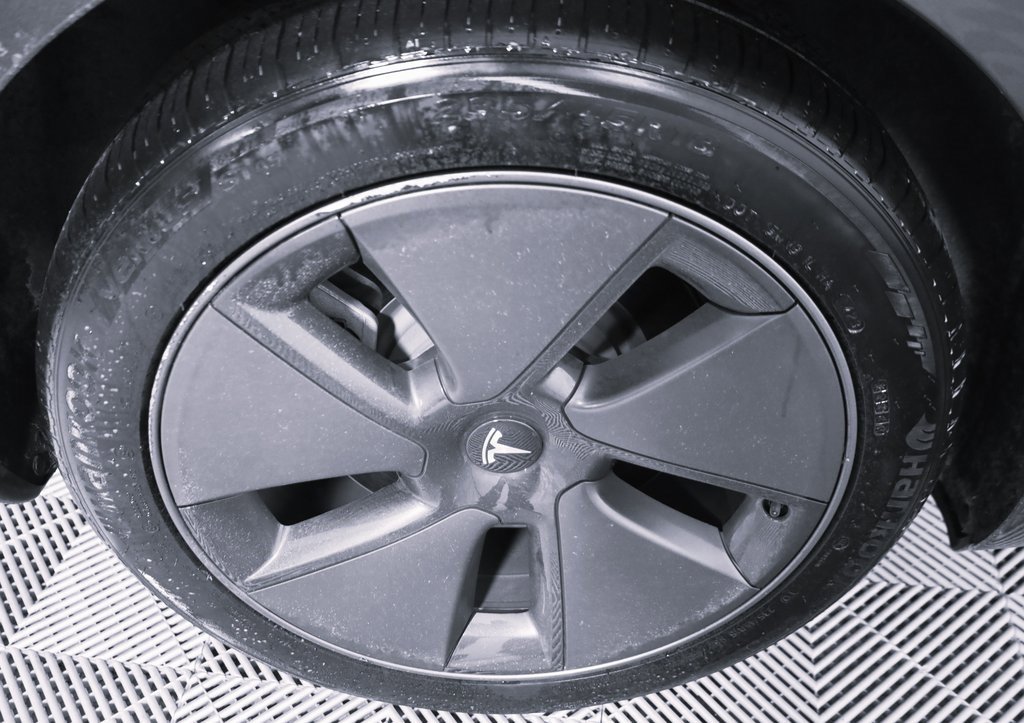 Used 2023 Tesla Model 3 Standard Range image 7