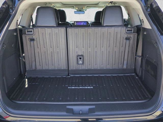 Certified 2026 Toyota Highlander Platinum AWD/4WD image 6