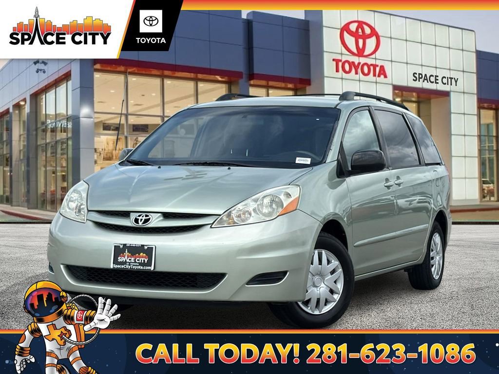 Used 2010 Toyota Sienna LE FWD image 1