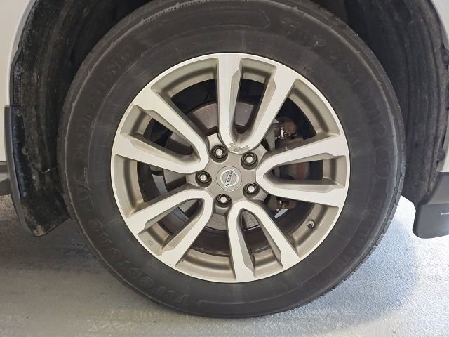 Used 2015 Nissan Pathfinder SL w/ Trailer Tow Package AWD/4WD image 31