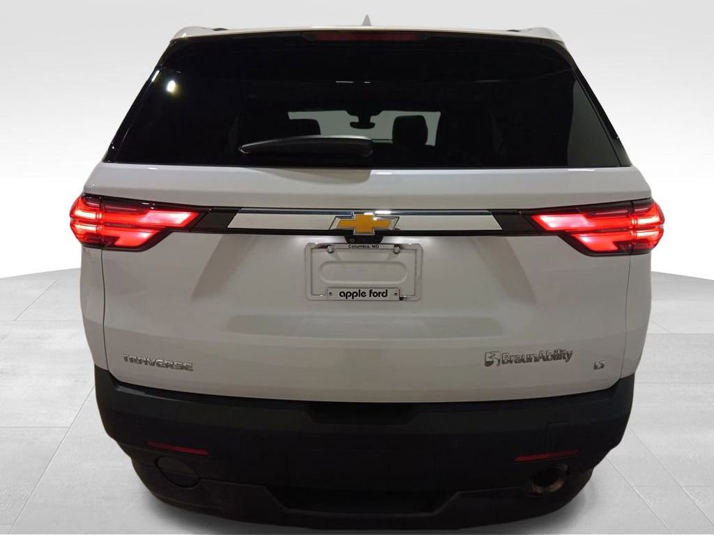 Used 2022 Chevrolet Traverse LT w/ LT Premium Package image 5