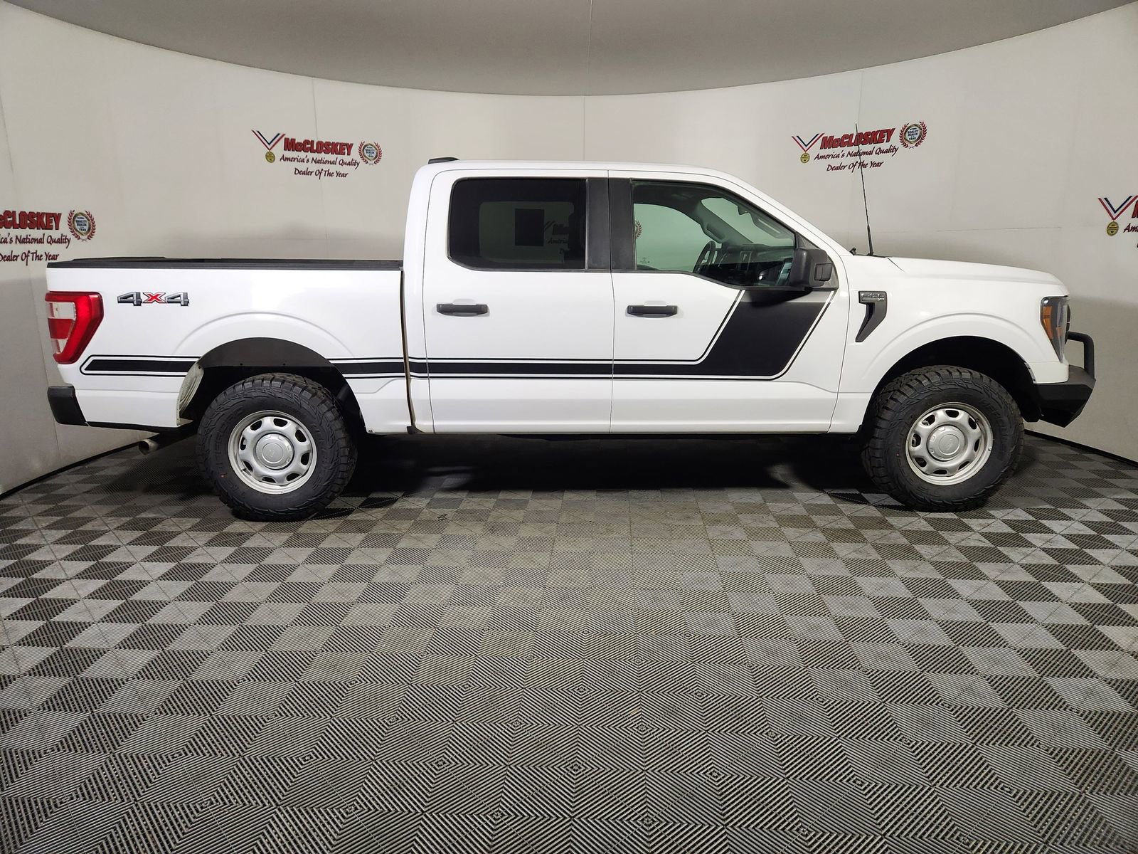 Used 2023 Ford F150 XL w/ Trailer Tow Package image 9