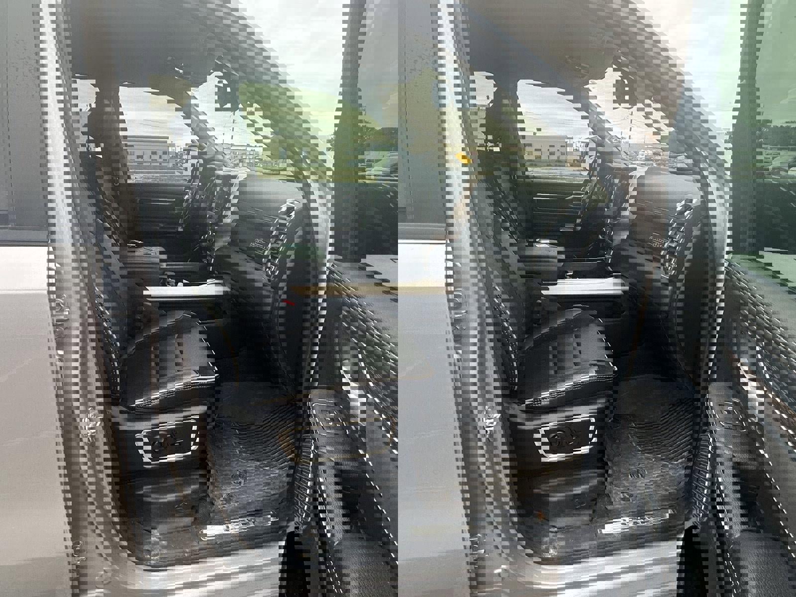 Used 2020 RAM 1500 Laramie image 41