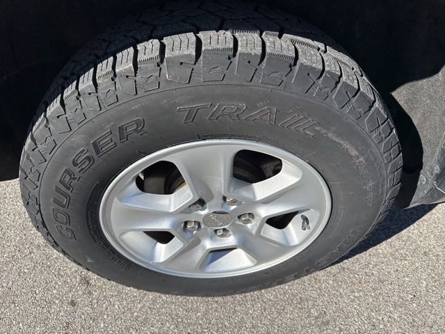 Used 2017 Jeep Grand Cherokee Laredo w/ Quick Order Package 23E image 29