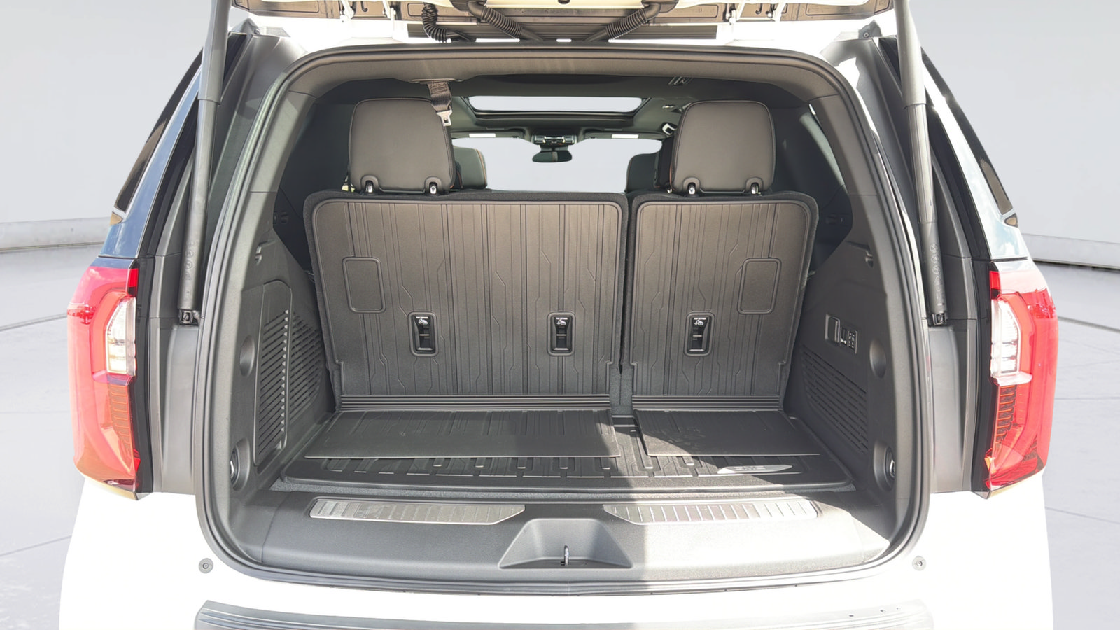 New 2026 GMC Yukon AT4 w/ LPO, Floor Liner Package AWD/4WD image 28