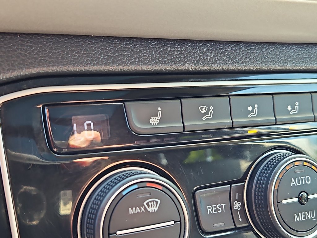 Used 2020 Volkswagen Atlas SEL AWD/4WD image 16
