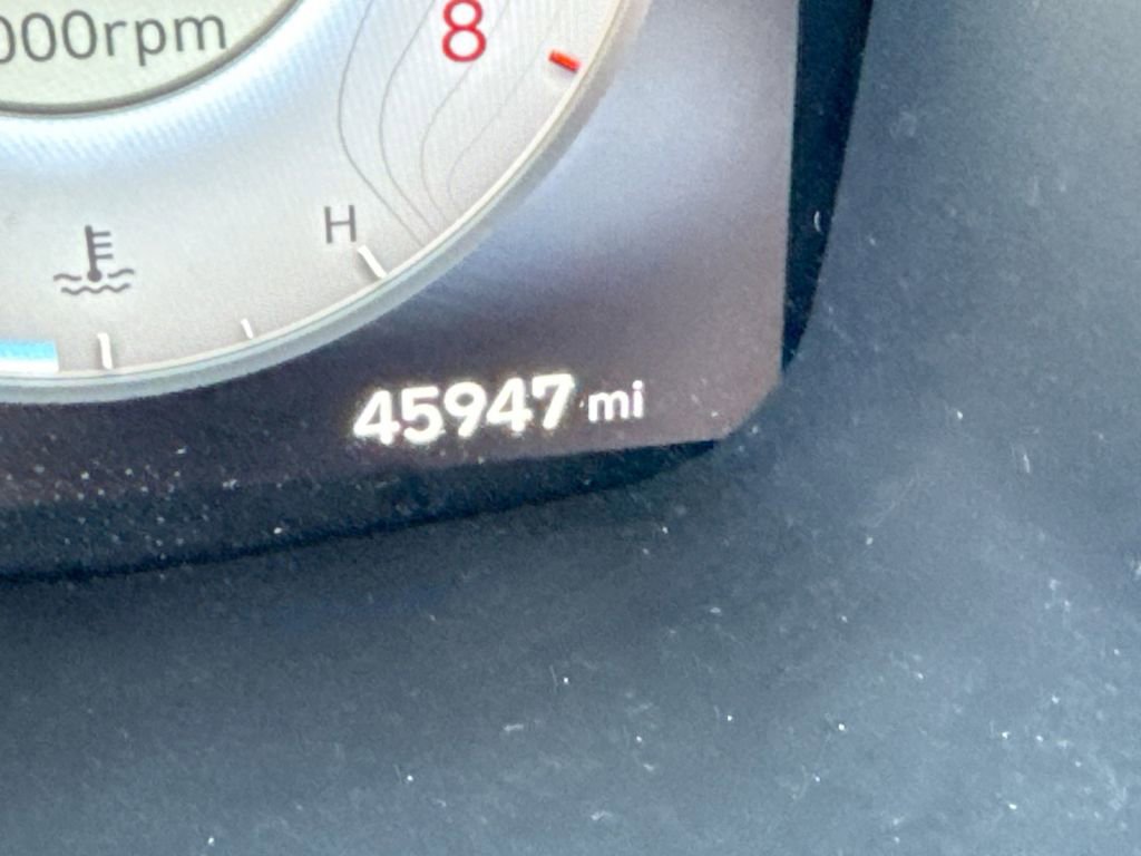 Used 2022 Hyundai Santa Fe SEL w/ Convenience Package image 40