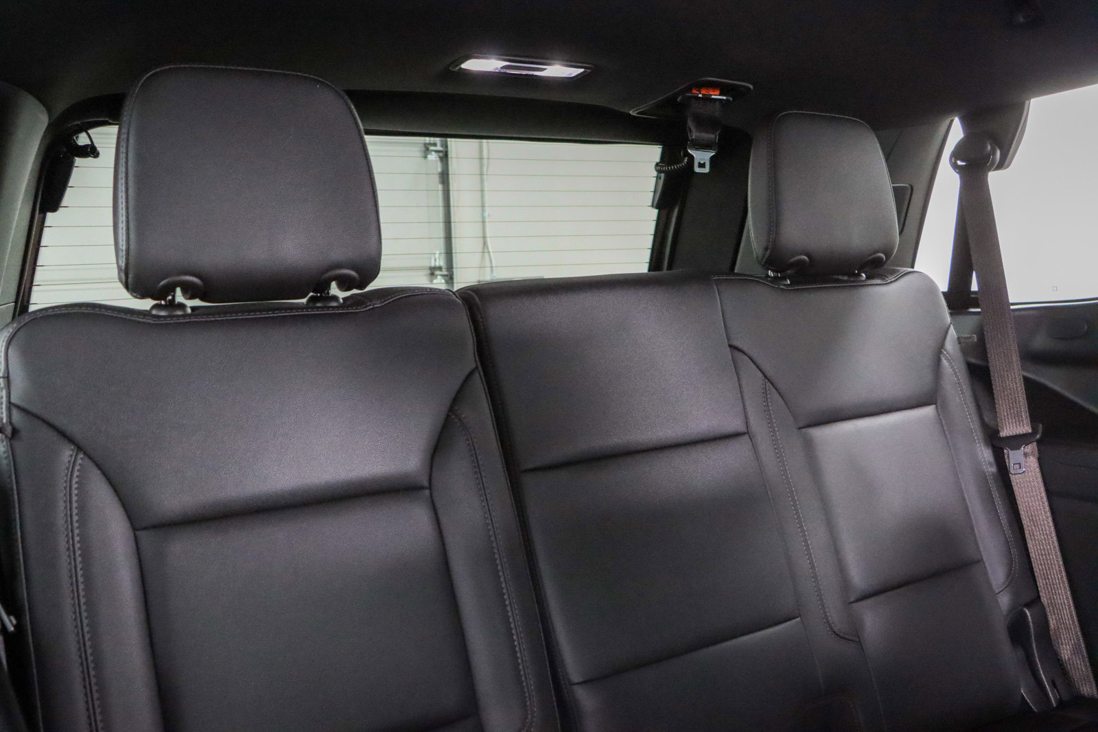 Used 2022 Chevrolet Tahoe Z71 w/ Luxury Package AWD/4WD image 33