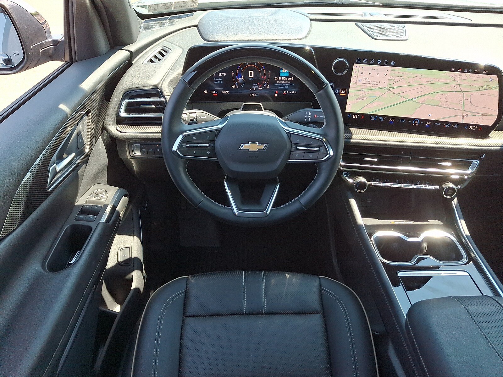 Used 2025 Chevrolet Traverse High Country w/ LPO, Floor Liner Package AWD/4WD image 12