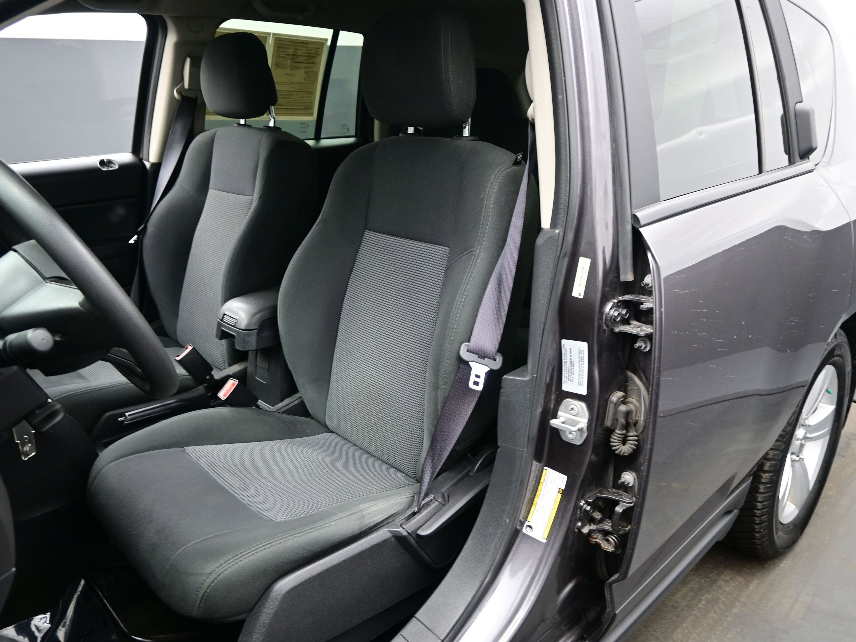 Used 2016 Jeep Compass Sport w/ Power Value Group image 11