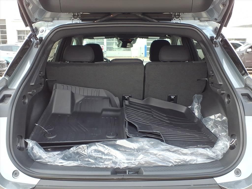 New 2026 Chevrolet Equinox EV LT image 8