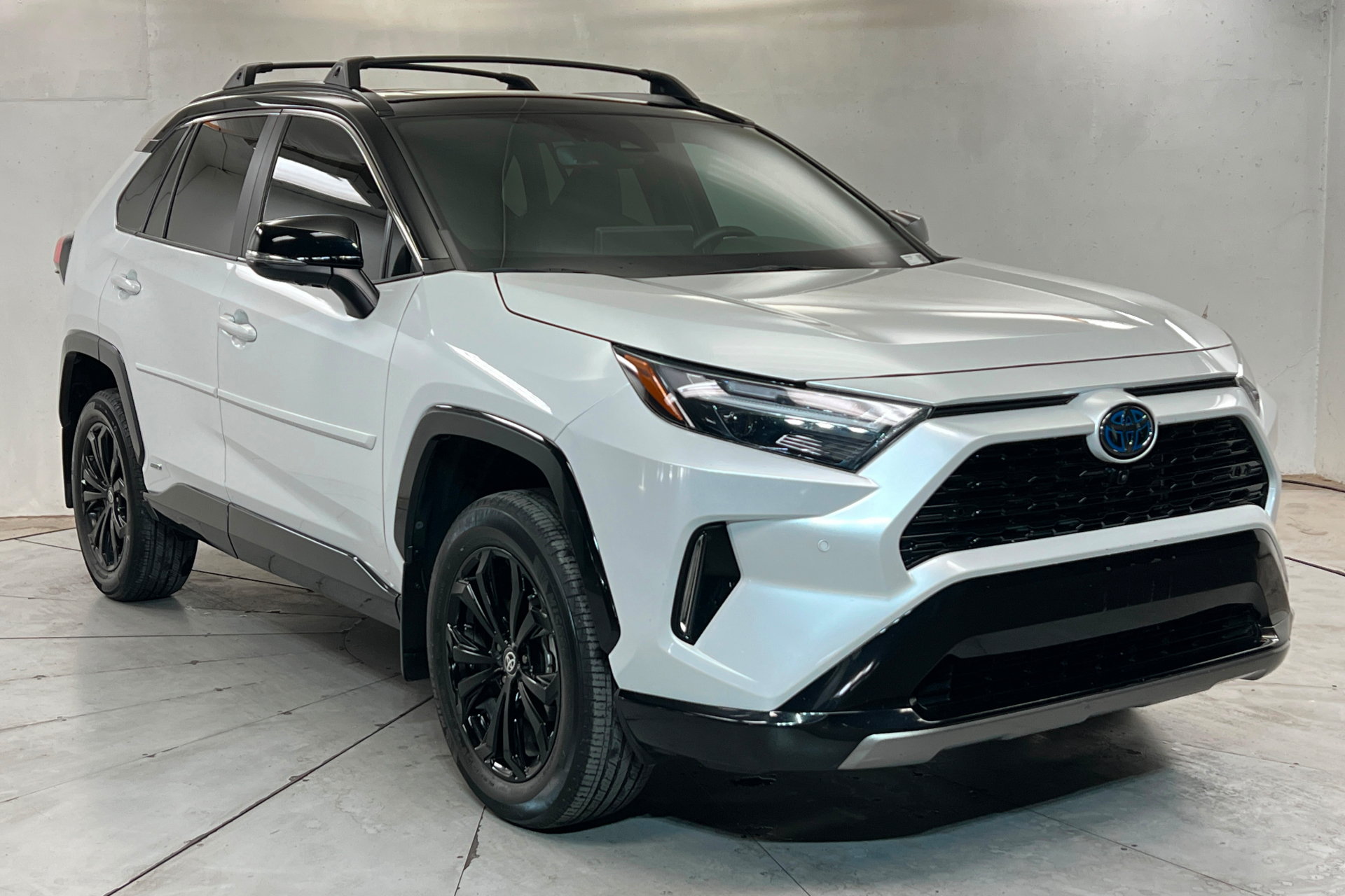 Used 2023 Toyota RAV4 XSE AWD/4WD image 7