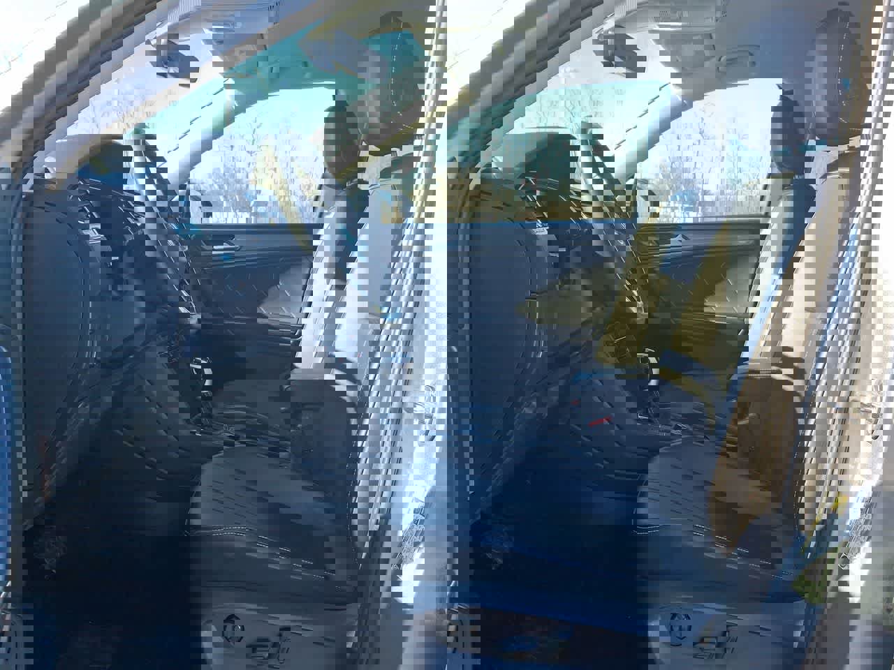 Used 2024 Volkswagen Tiguan SE image 17