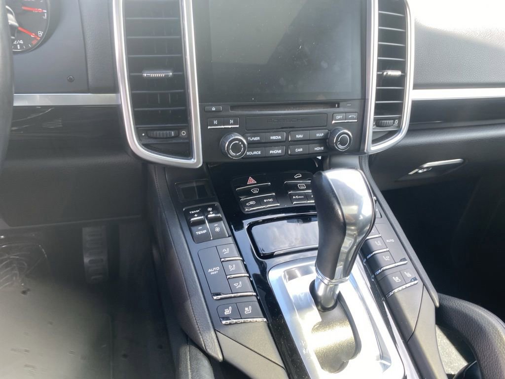 Used 2018 Porsche Cayenne AWD/4WD image 4