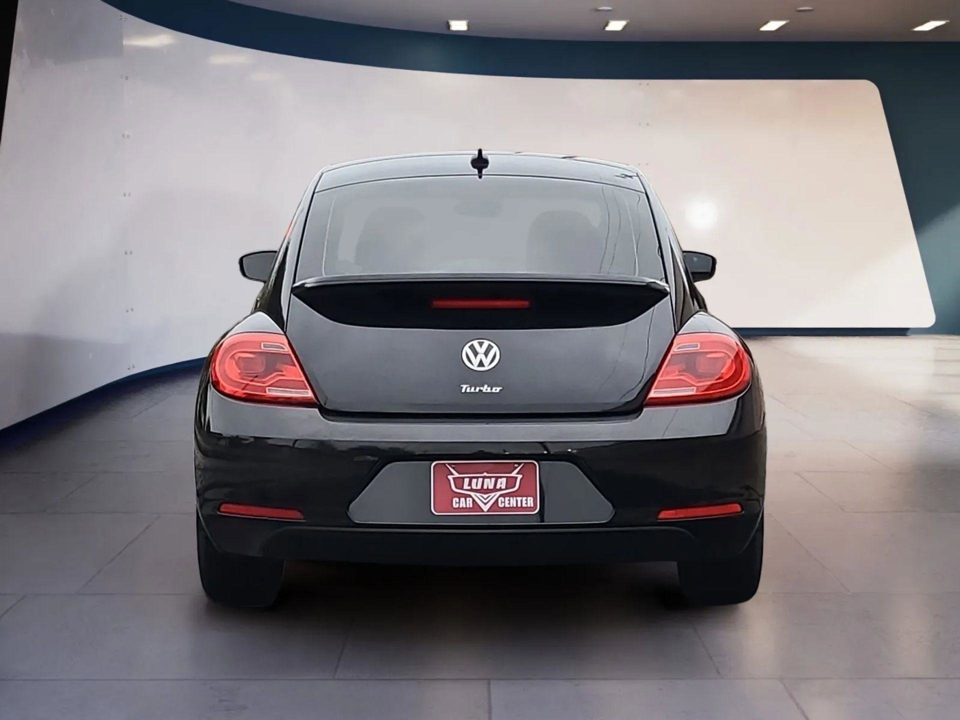Used 2016 Volkswagen Beetle 1.8T Classic FWD image 4