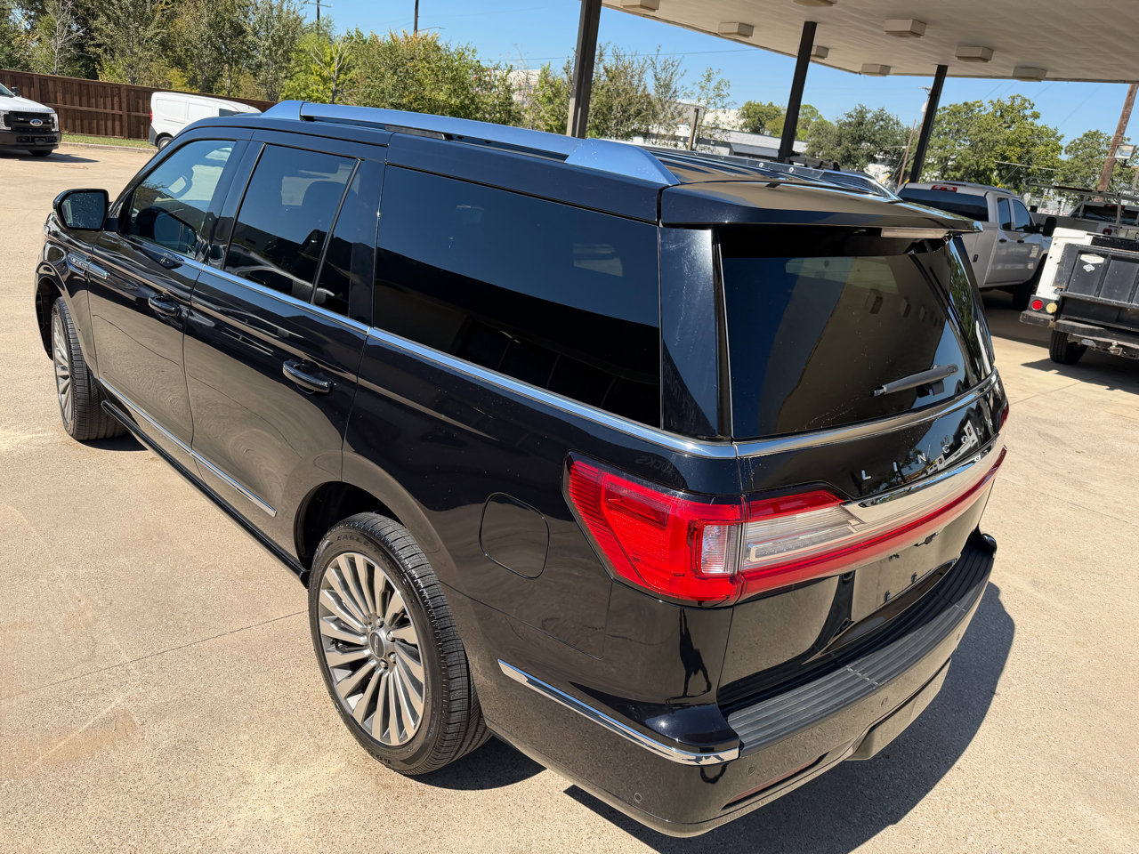 Used 2020 Lincoln Navigator Reserve w/ Luxury Package image 11