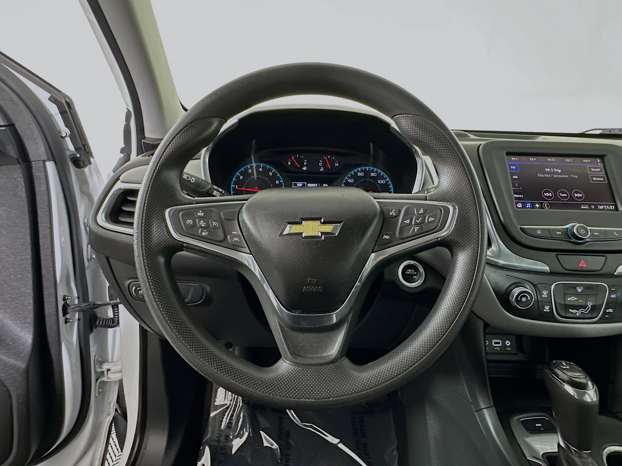 Used 2020 Chevrolet Equinox LS image 15