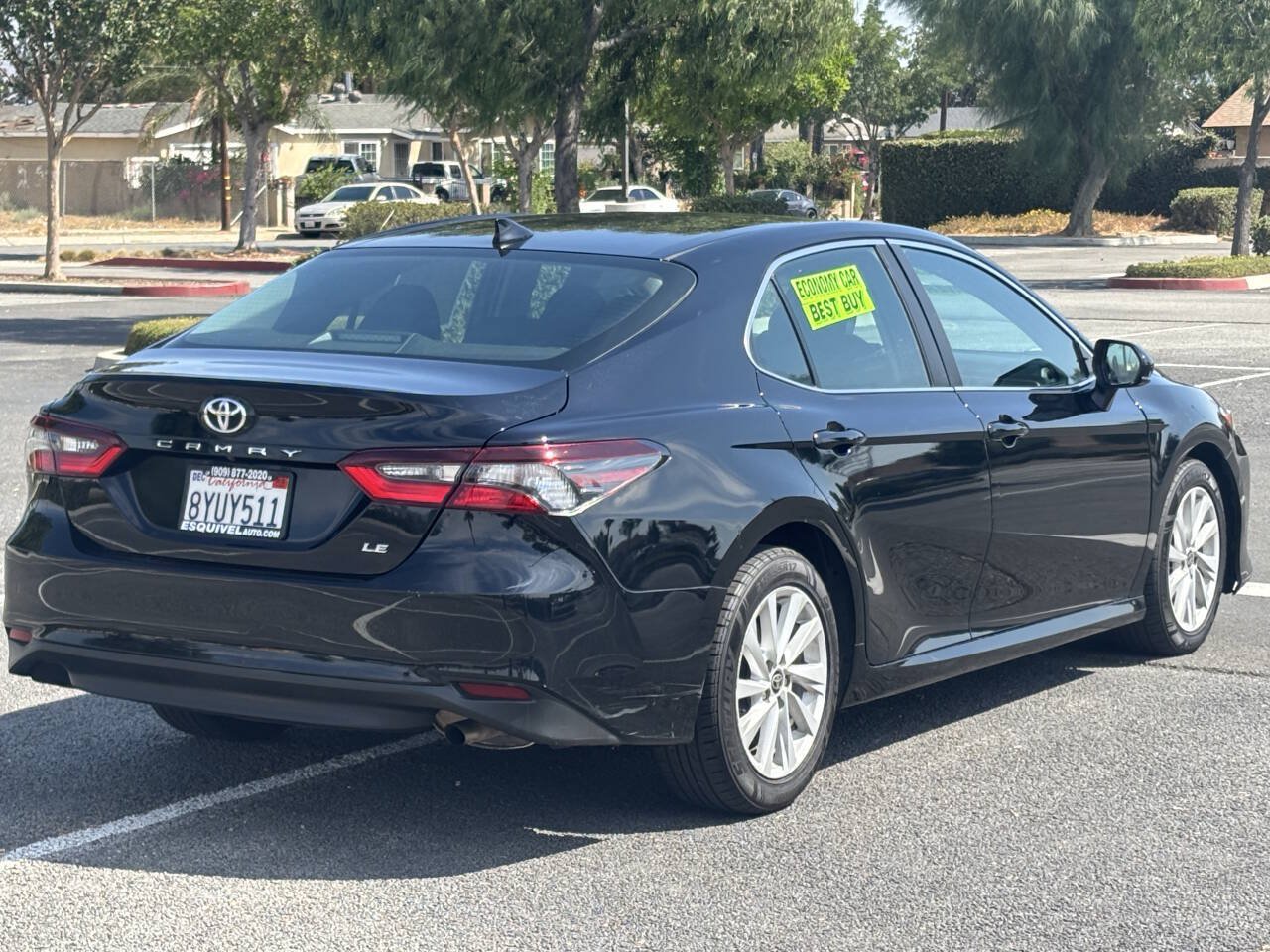 Used 2022 Toyota Camry LE FWD image 4